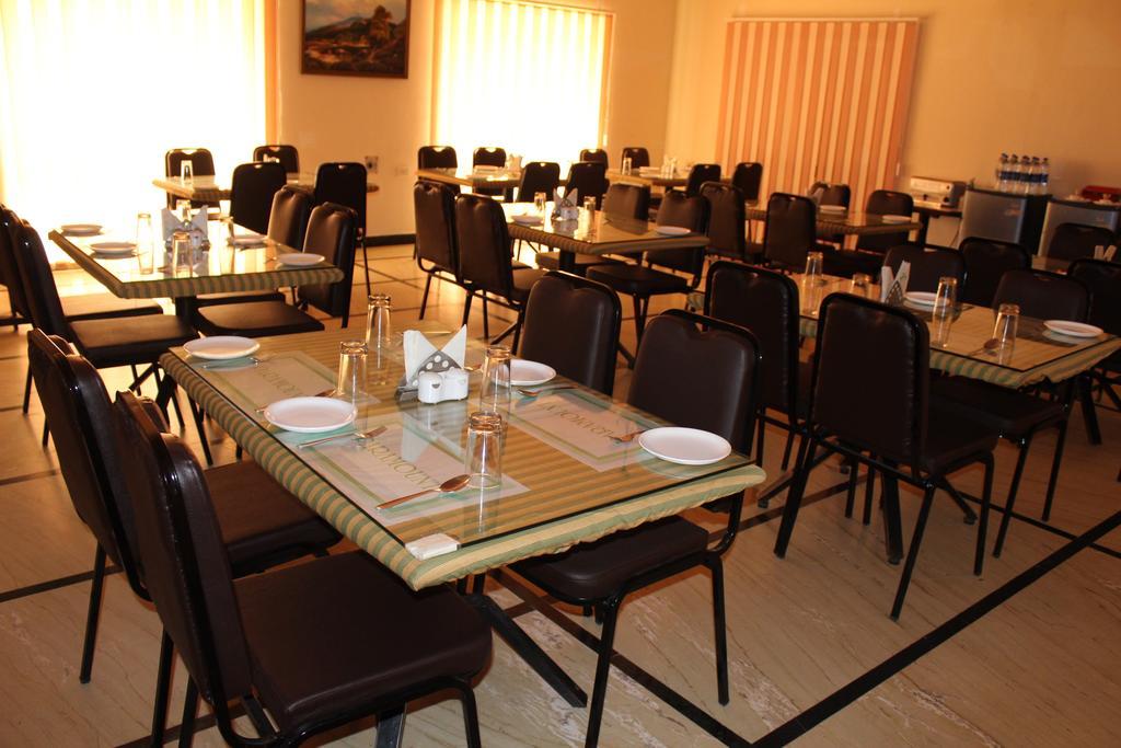 Paramount Inn Sriperumbudur Екстериор снимка