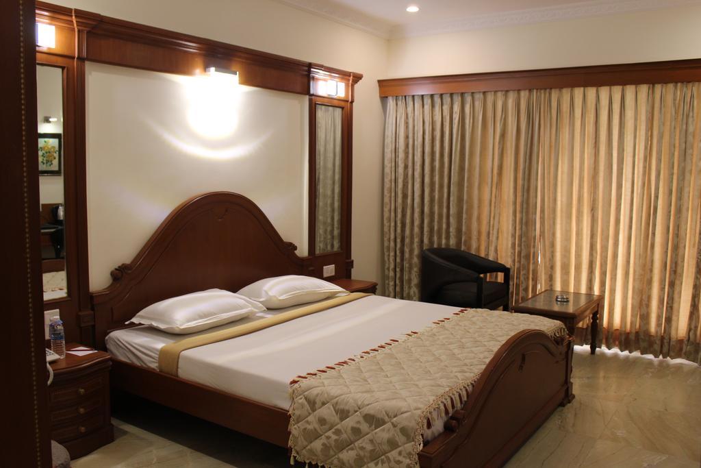 Paramount Inn Sriperumbudur Екстериор снимка