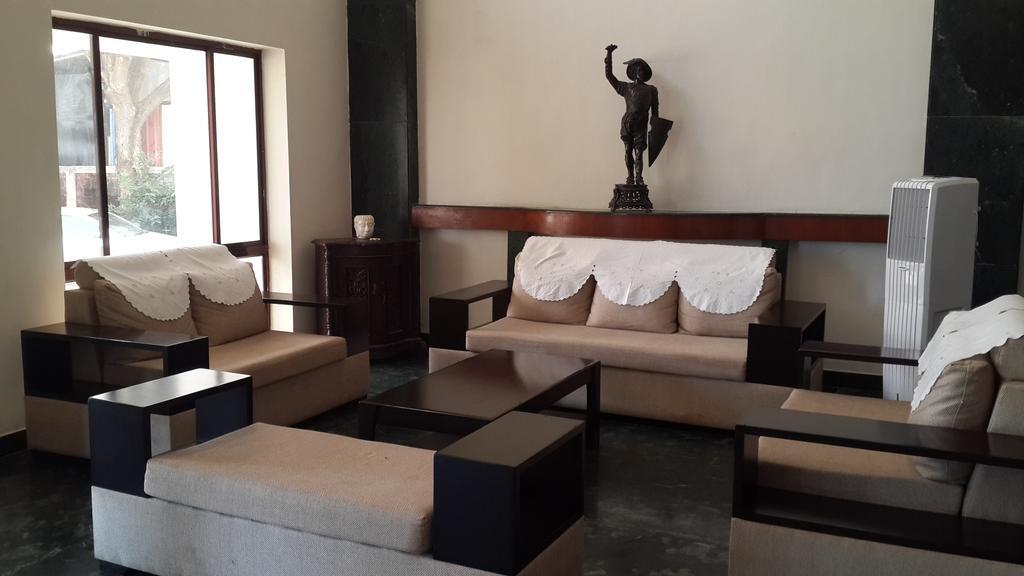 Paramount Inn Sriperumbudur Екстериор снимка