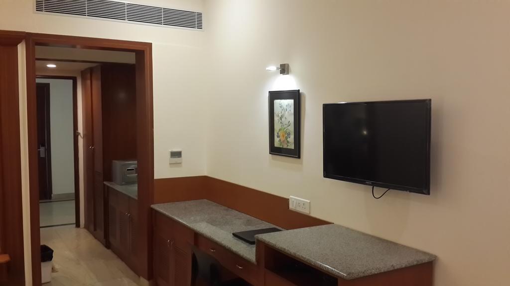 Paramount Inn Sriperumbudur Екстериор снимка