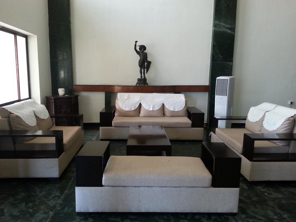 Paramount Inn Sriperumbudur Екстериор снимка